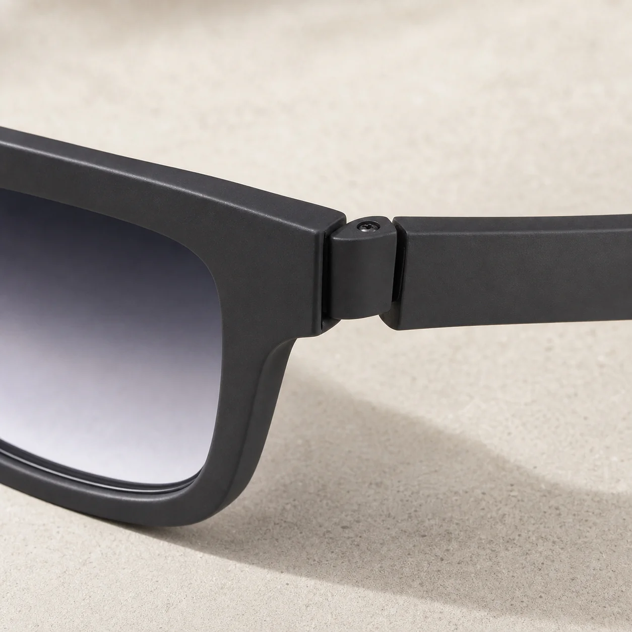 Contour Square Sunglasses first detail view