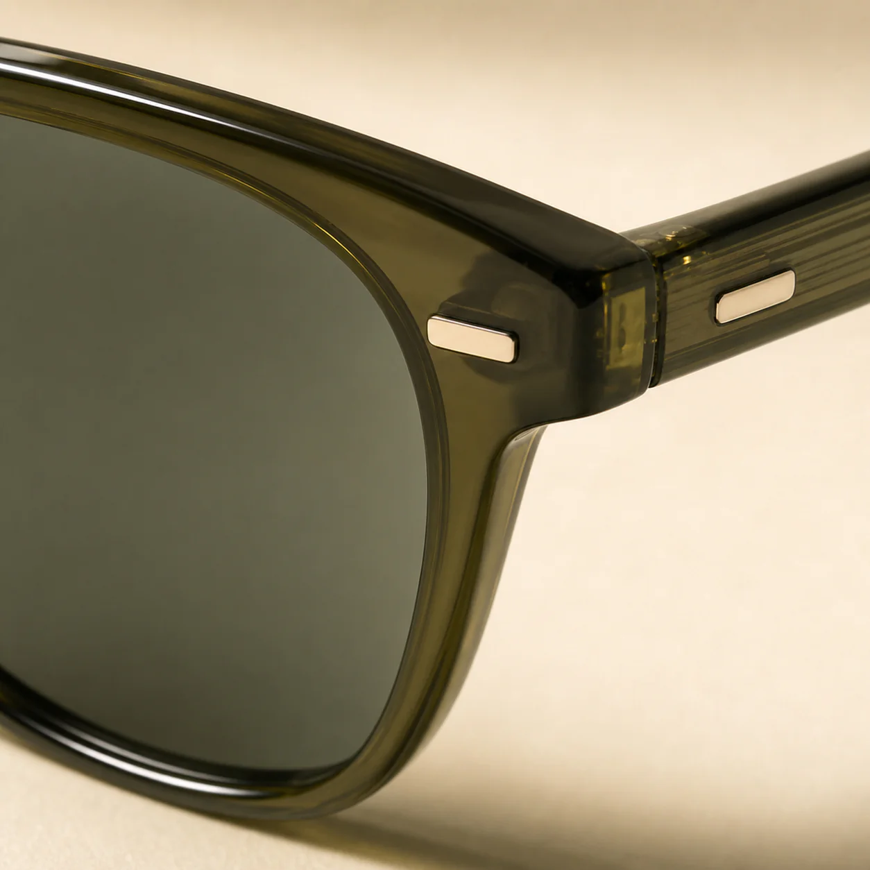 Noir Tortoise Sunglasses first detail view